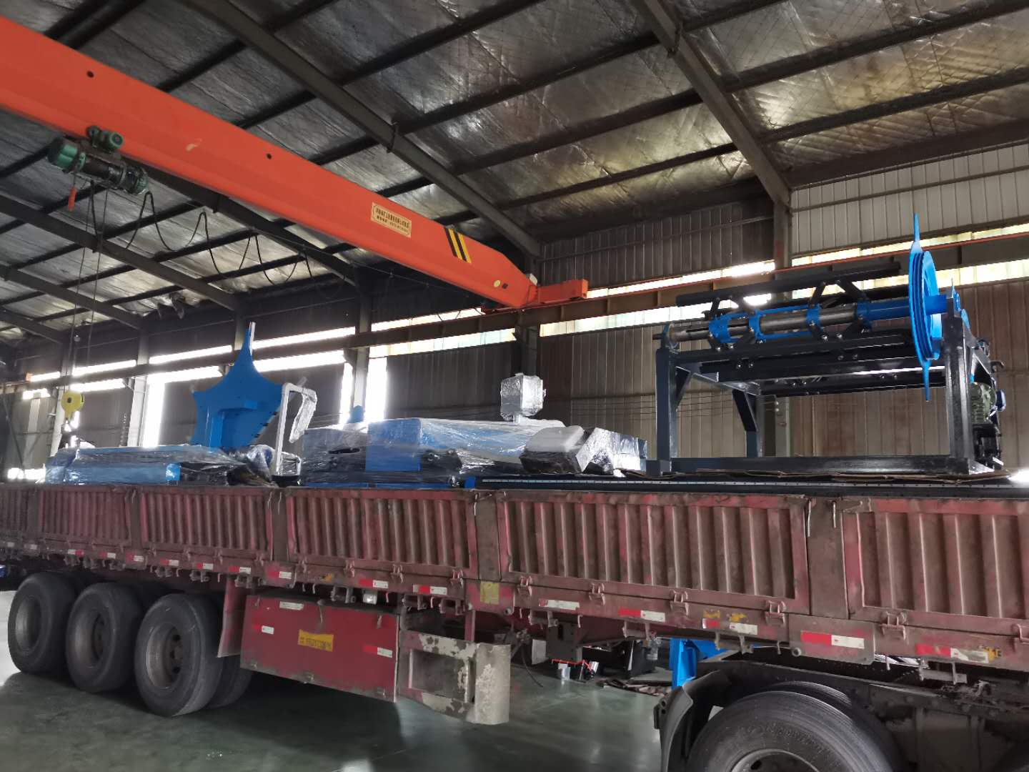 阜陽(yáng)何總訂購(gòu)螺旋風(fēng)管機(jī)，風(fēng)管生產(chǎn)二線(xiàn)全套設(shè)備